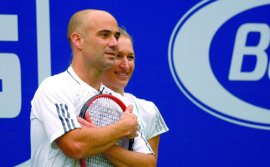 Agassi è l'unico giocatore della storia del Tennis maschile ad aver vinto almeno una volta: tutti e 4 i tornei dello Slam