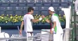 Stretta di mano tra Melzer e Bolelli