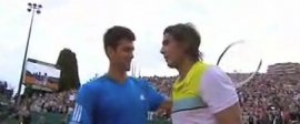 Stretta di mano tra Rafael Nadal e Novak Djokovic