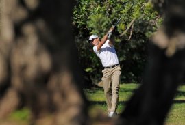 Rafael Nadal in un'insolita versione da golfista