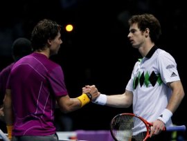 Stretta di mano tra Nadal e Murray alla fine della partita