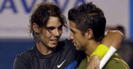 Abbraccio tra Nadal e Verdasco dopo la dura lotta