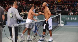 Santoro e Blake si scambiano la maglietta a Bercy