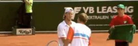 Stretta di mano tra Seppi e Crivoi