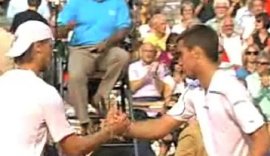Stretta di mano tra Seppi e Troicki