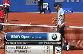 Potito Starace ha sconfitto Simone Bolelli in due set