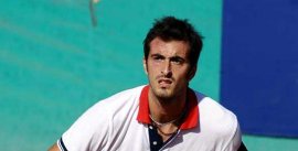 Potito Starace gioca con il Capri Sports Academy