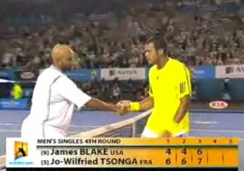 Stretta di mano tra Tsonga e Blake