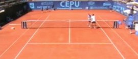Stretta di mano tra Virgili e Gonzalez