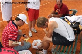 Filippo Volandri in dubbio quest'oggi a Torino per un problema alla caviglia - Foto in esclusiva di Gabriele Acquistapace