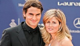 Anno da incorniciare per Roger Federer: vince per la prima volta il Roland Garros, ritorna vincente a Wimbledon e riconquista la prima piazza mondiale. E diventa papà..