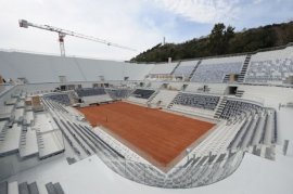 I materiali del nuovo centrale sono cemento, acciaio e cristallo.