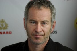 John McEnroe ha collezionato cinque finali consecutive a WImbledon (1980-84) vincendone tre (81, 83, 84).