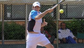 Lo spagnolo Guillermo Olaso ha vinto il proprio match per il Forte dei Marmi - Un Grazie a Giulio.
